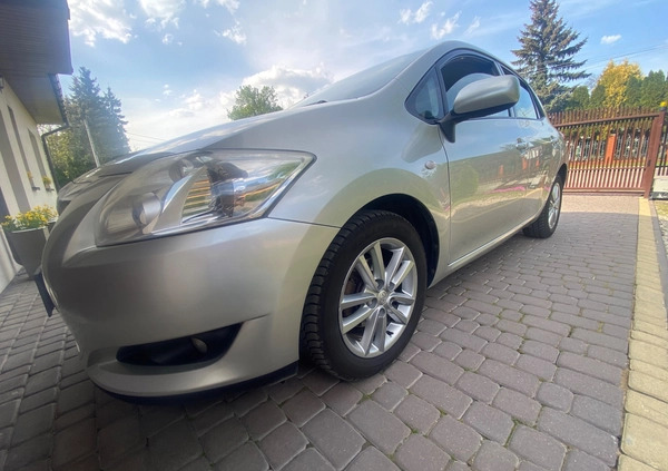Toyota Auris cena 24500 przebieg: 209300, rok produkcji 2009 z Radzymin małe 154